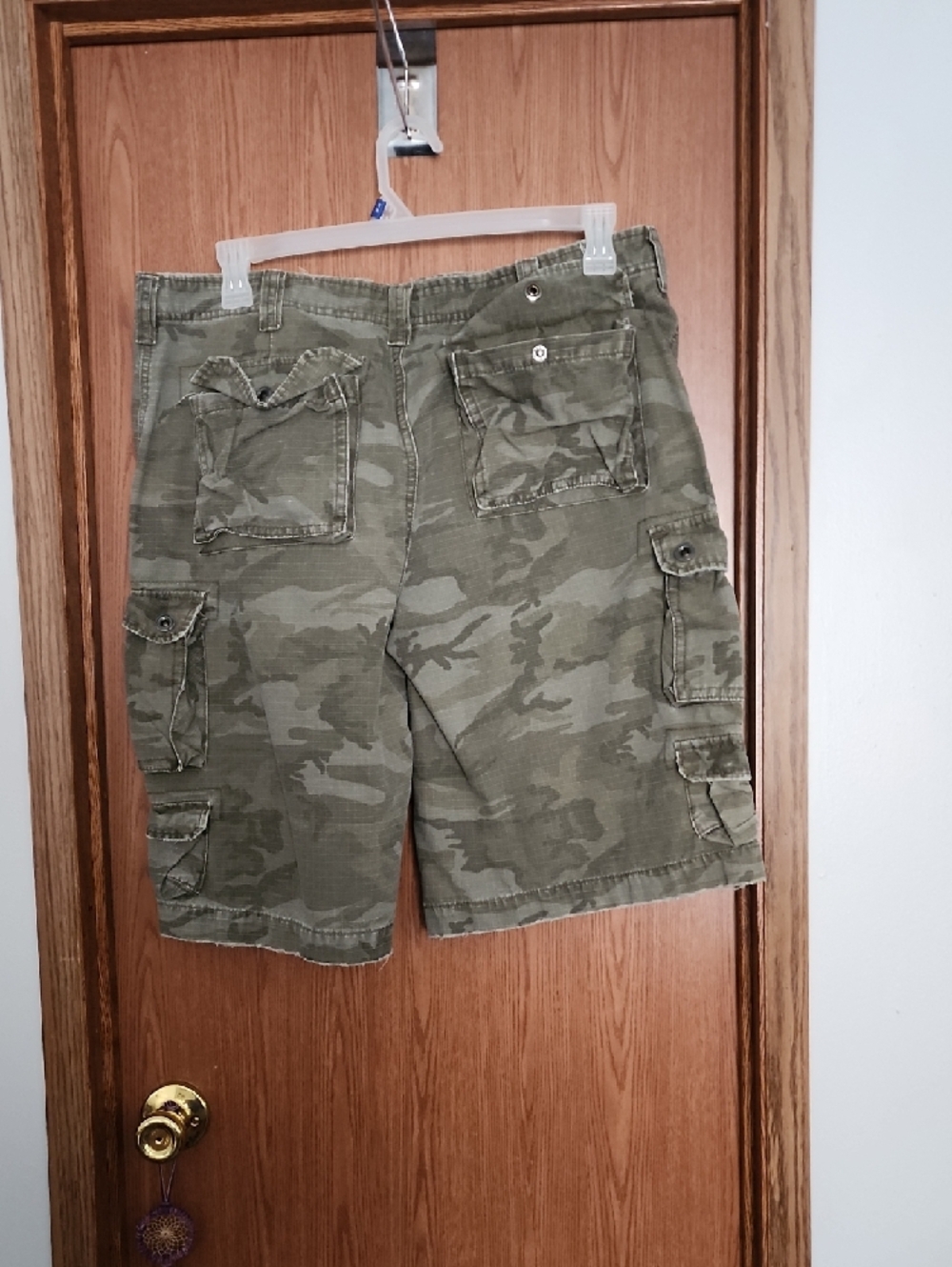 Mens NOBO Olive Camo Cargo Shorts - Picture 2 of 3